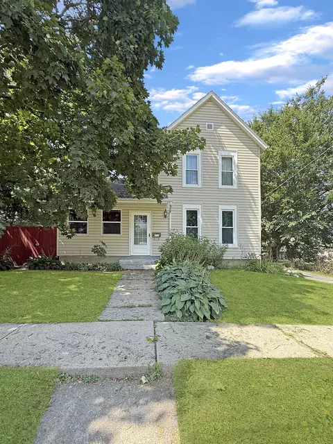 712 S 14th Ave, Freeport, IL 61032