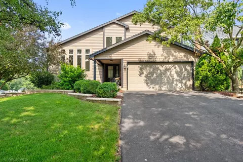 541 Boardman Cir, Bolingbrook, IL 60440