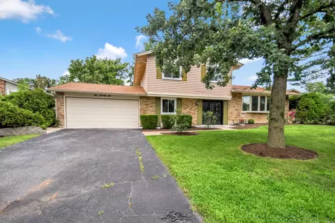 626 Derbyshire Ln, Bolingbrook, IL 60440