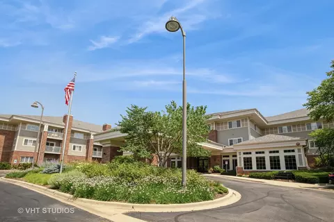 801 N Mclean Blvd #224, Elgin, IL 60123