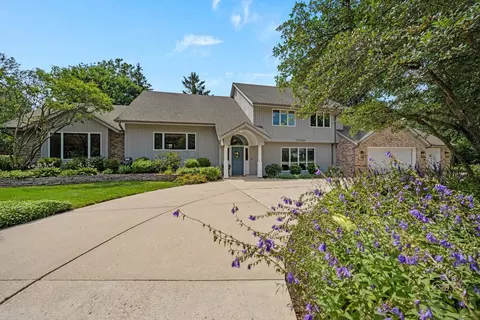 27 W641 North Ln, Naperville, IL 60540