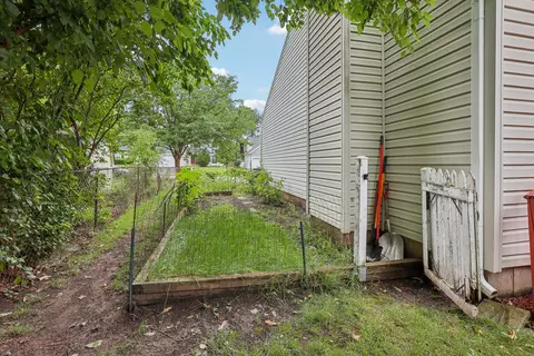 Exterior - 3261 Gresham Ln, Aurora, IL 60504 photo 6 of 10