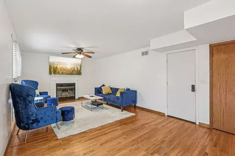 Living - 3261 Gresham Ln, Aurora, IL 60504 photo 2 of 5