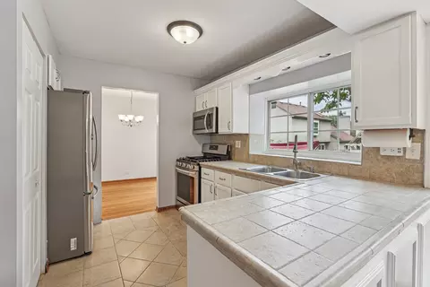 Kitchen - 3261 Gresham Ln, Aurora, IL 60504 photo 1 of 2