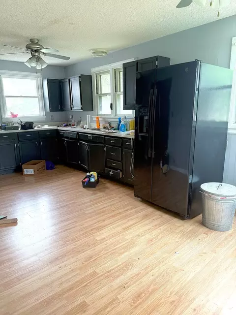 Kitchen - 721 Broadway Ave, Sterling, IL 61081 photo 1 of 2