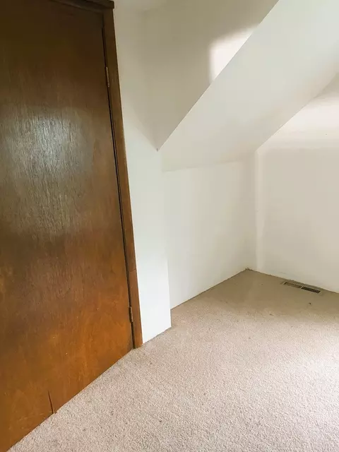 Bedroom - 721 Broadway Ave, Sterling, IL 61081 photo 5 of 8