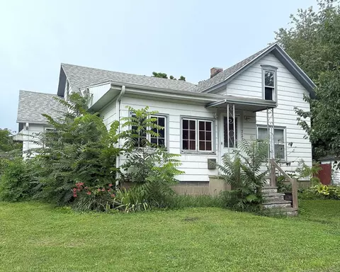 721 Broadway Ave, Sterling, IL 61081