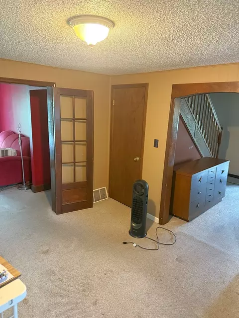 Entry Way - 721 Broadway Ave, Sterling, IL 61081 photo 3 of 6