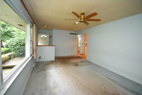 Living - 1003 N Maple St, Normal, IL 61761 photo 2 of 4