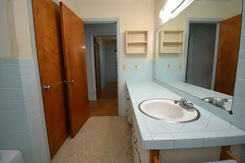 Bath - 1003 N Maple St, Normal, IL 61761 photo 5 of 8