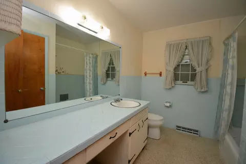 Bath - 1003 N Maple St, Normal, IL 61761 photo 1 of 8