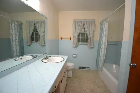 Bath - 1003 N Maple St, Normal, IL 61761 photo 2 of 8