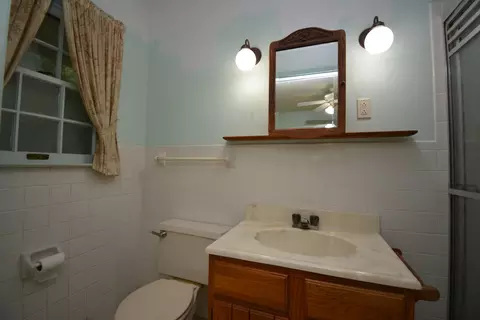 Bath - 1003 N Maple St, Normal, IL 61761 photo 8 of 8