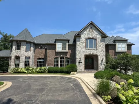 16 W122 91st St, Burr Ridge, IL 60527