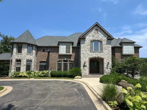 16 W122 91st St, Burr Ridge, IL 60527