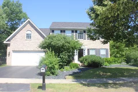 700 N Sparkle Ct, Oswego, IL 60543