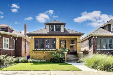 4704 N Kenton Ave, Chicago, IL 60630