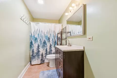 Bath - 35729 N Watson Ave, Ingleside, IL 60041 photo 3 of 4