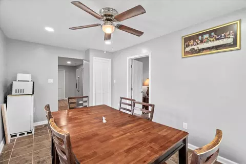 Dining - 752 N 9th Ave, Kankakee, IL 60901 photo 2 of 2