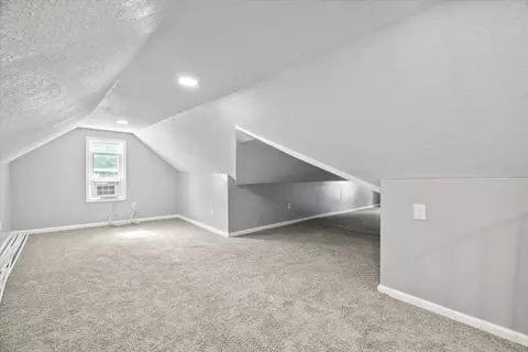 Entry Way - 752 N 9th Ave, Kankakee, IL 60901 photo 2 of 5