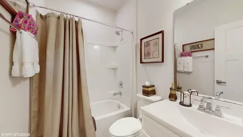 Bath - 3634 Reddington Cir, Elgin, IL 60124 photo 2 of 2