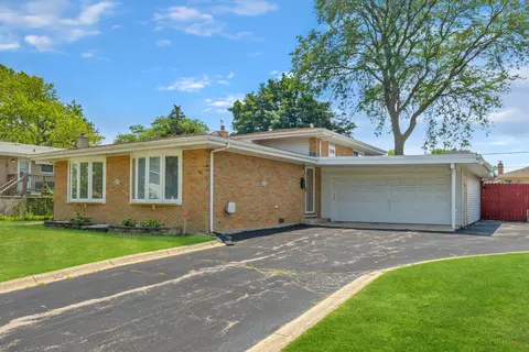 7621 Churchill St, Morton Grove, IL 60053