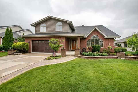 1650 Chauser Ln, Woodridge, IL 60517