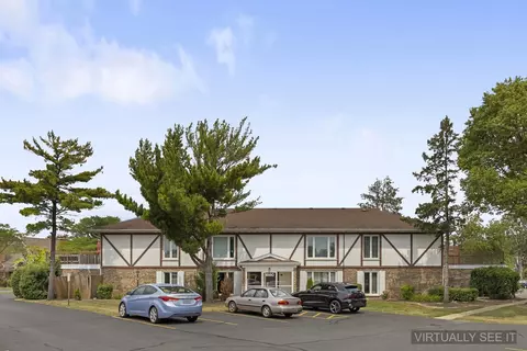 1860 W Surrey Park Ln #2B, Arlington Heights, IL 60005