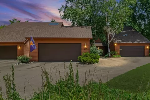 3 Lyndhurst Village Ct #F, Savoy, IL 61874