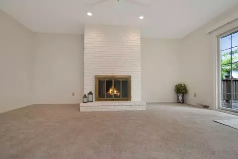 Living - 119 Hammitt Dr, Normal, IL 61761 photo 23 of 27