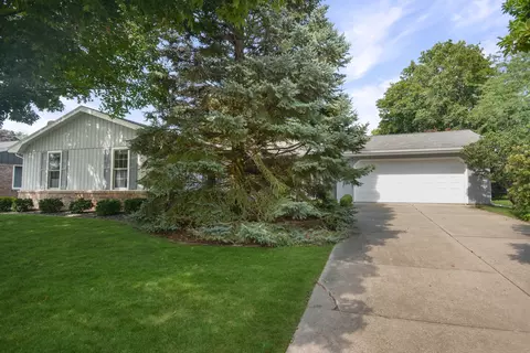 Exterior - 119 Hammitt Dr, Normal, IL 61761 photo 10 of 10