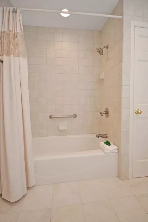 Bath - 119 Hammitt Dr, Normal, IL 61761 photo 16 of 26