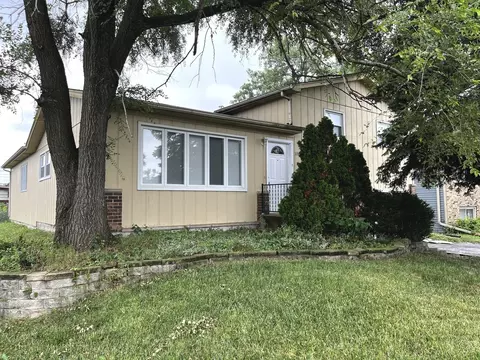 16101 Debra Dr, Oak Forest, IL 60452 photo 2