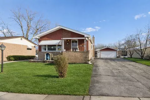 439 N Manchester Dr, Chicago Heights, IL 60411