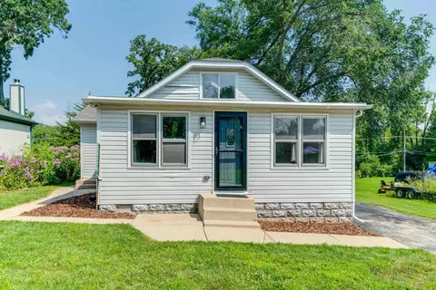 25176 W Linden Ln W, Antioch, IL 60002