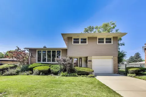 294 Lynn Ct, Des Plaines, IL 60016