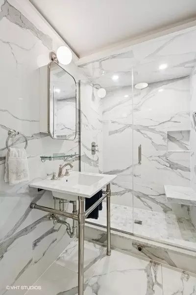 1 E Schiller St #7A, Chicago, IL 60610 photo 26