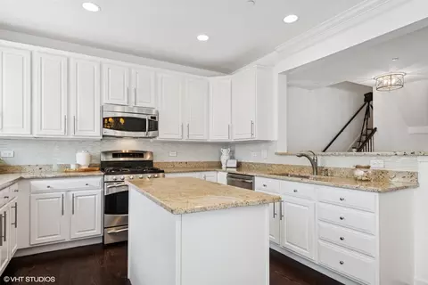 2854 Commons Dr, Glenview, IL 60026 photo 7