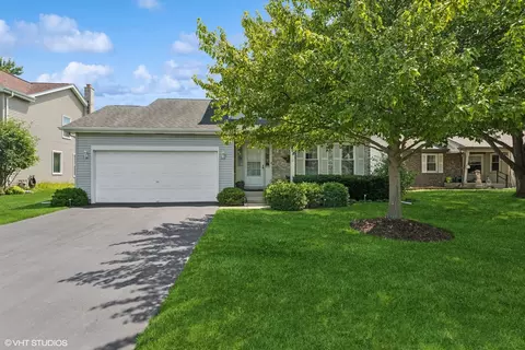 508 Indian Ridge Trl, Wauconda, IL 60084