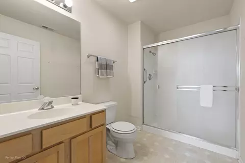 Bath - 13809 S Bristlecone Ln #C, Plainfield, IL 60544 photo 1 of 2