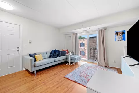 Living - 7316 40th St #4F, Lyons, IL 60534 photo 1 of 3