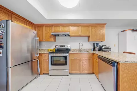 Kitchen - 7316 40th St #4F, Lyons, IL 60534 photo 3 of 4
