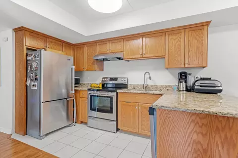 Kitchen - 7316 40th St #4F, Lyons, IL 60534 photo 2 of 4