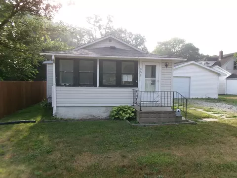 908 Howard St, Ottawa, IL 61350
