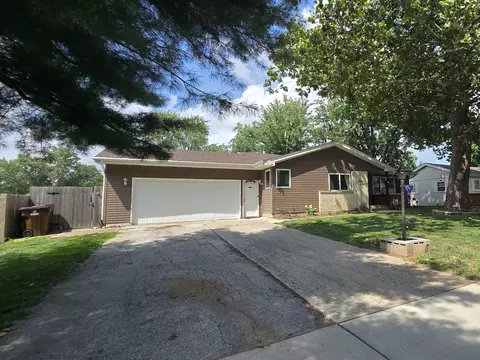 Exterior - 12 Durell Dr, Kankakee, IL 60901 photo 1 of 10