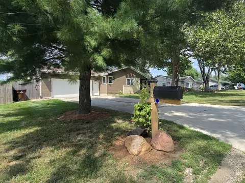 Exterior - 12 Durell Dr, Kankakee, IL 60901 photo 2 of 10