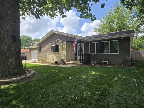 12 Durell Dr, Kankakee, IL 60901