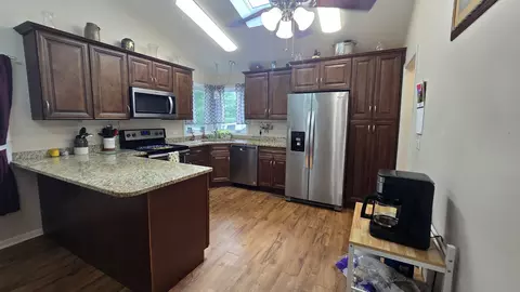 Kitchen - 12 Durell Dr, Kankakee, IL 60901 photo 2 of 7