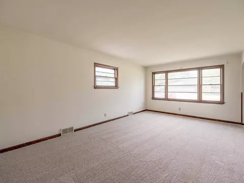 Living - 4251 147th St, Midlothian, IL 60445 photo 1 of 1