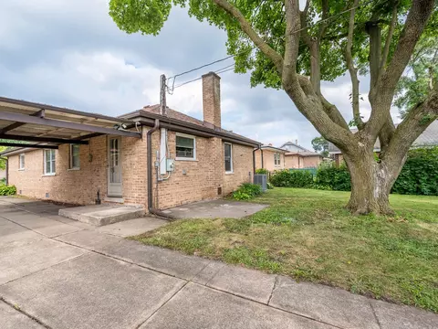 Exterior - 4251 147th St, Midlothian, IL 60445 photo 2 of 3